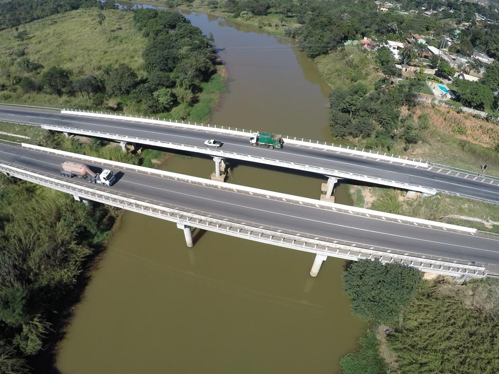 Ponte e viaduto, Juatuba, Juatuba, MG